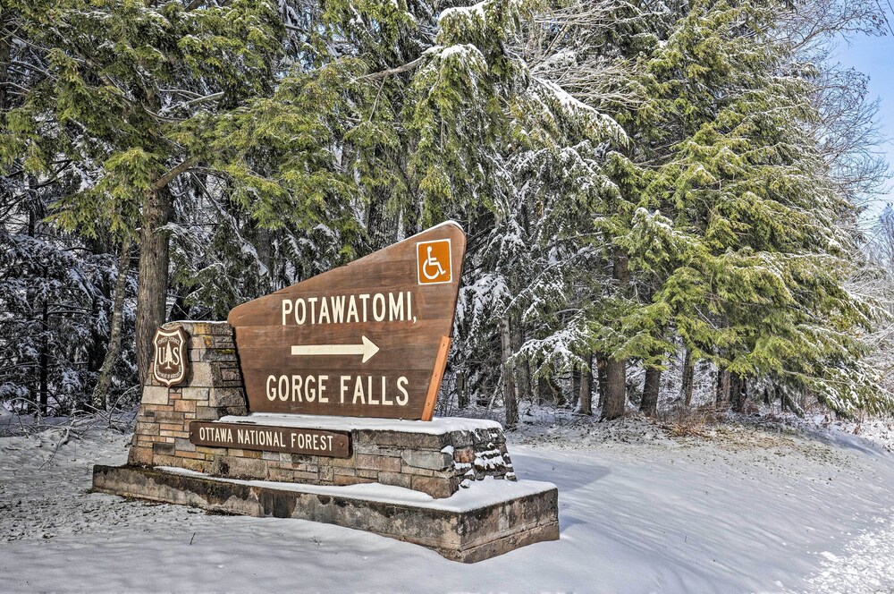 Black River Retreat: 3 Mi. to Powderhorn Mountain! view 5