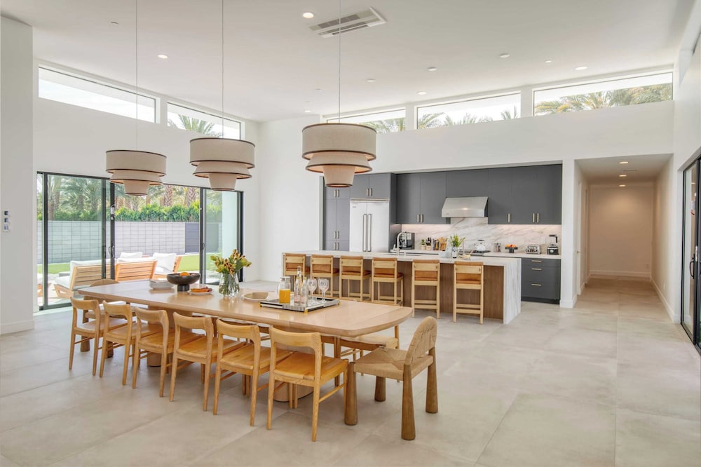 Sleeps 34 2 Villas, Pool, Pickleball + Bocce Polo Villas Elara by Avantstay