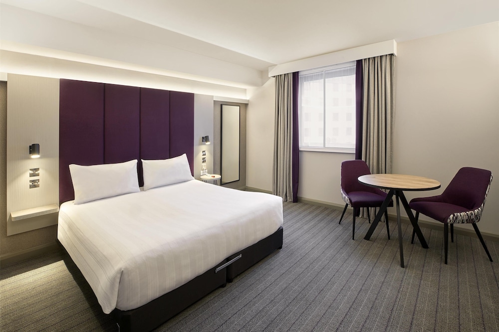 Premier Inn Bridgend Central