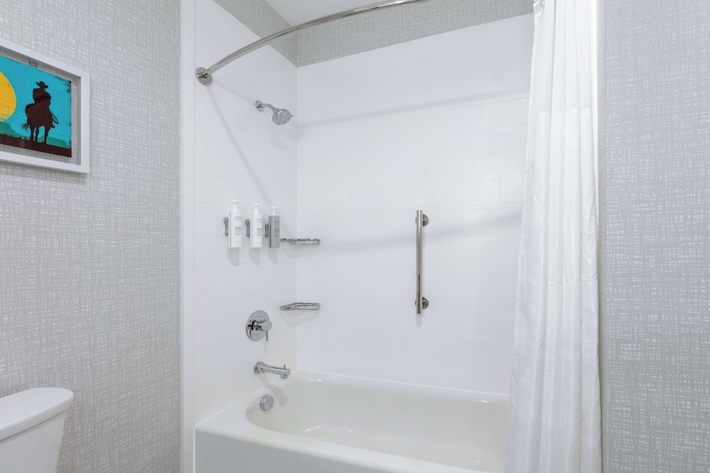 Hampton Inn Suites Shenandoah The Woodlands, Tx - Property Image 36