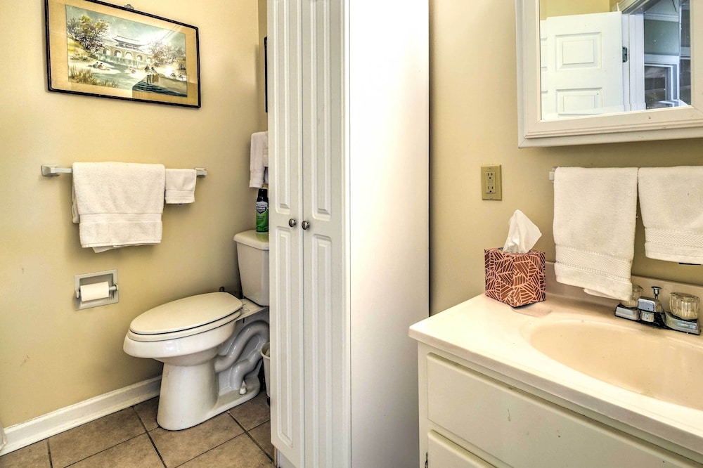 Dog-friendly Senatobia Cottage w/ Fishing Pond! - Property Image 1