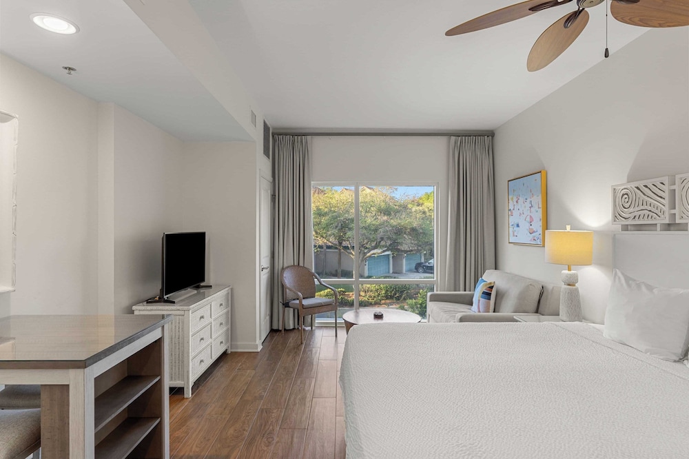 Resort Condo Steps to Beach Pool, Hot Tub, Tennis, Golf Sandestin, Miramar Beach