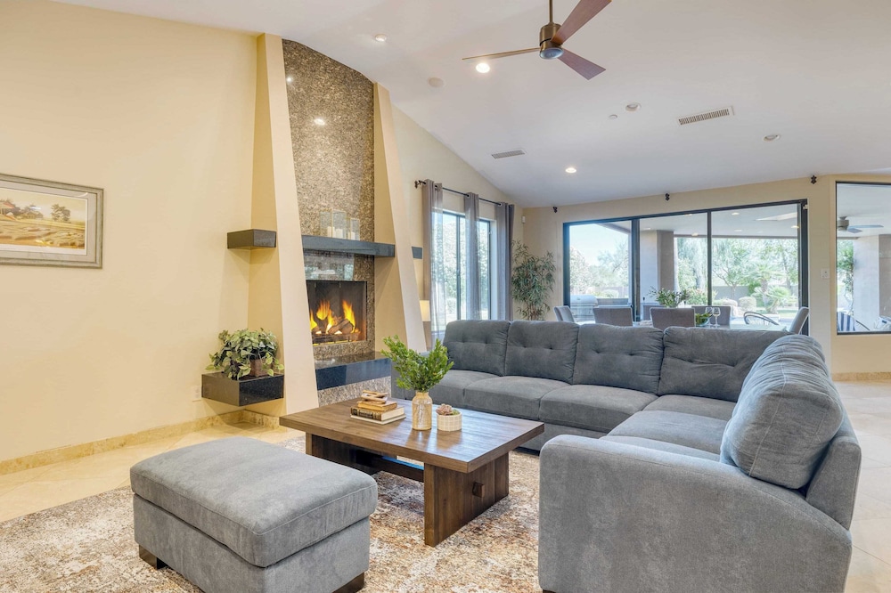 Luxe Scottsdale Oasis With Pool, Hot Tub, Firepit and Outdoor Lounge Avantstay