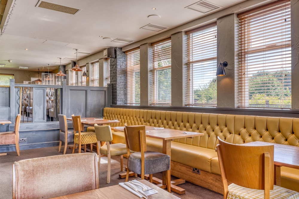 Premier Inn Basingstoke West, photo 13