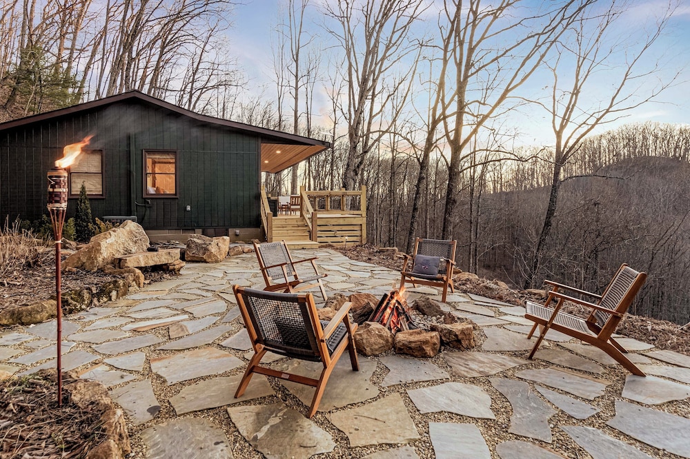 Sauna + Views: Private Franklin Cabin on 10 Acres