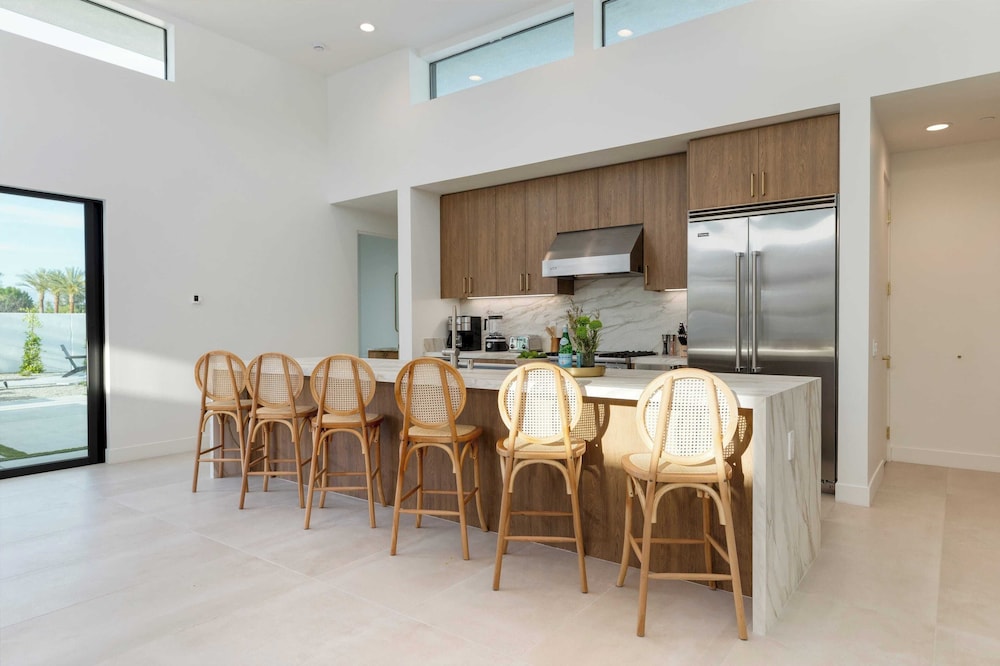 Sleeps 34 2 Villas, Pool, Pickleball + Bocce Polo Villas Elara by Avantstay
