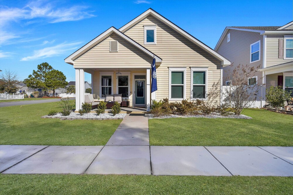 Coastal Home w/ Yard < 1 Mi to Old Town Bluffton! view 5