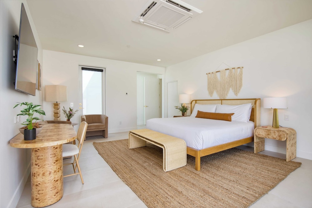 Sleeps 32 2 Villas, Pool, Putting Green+bocce Polo Villas Amara by Avantstay