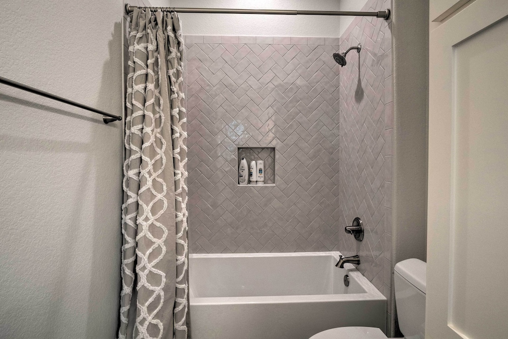 Modern Lake Travis Haven w/ Resort Amenities! - Property Image 21
