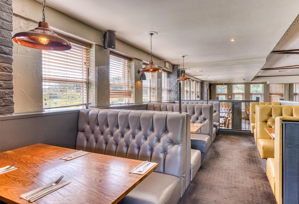Premier Inn Basingstoke West, photo 11