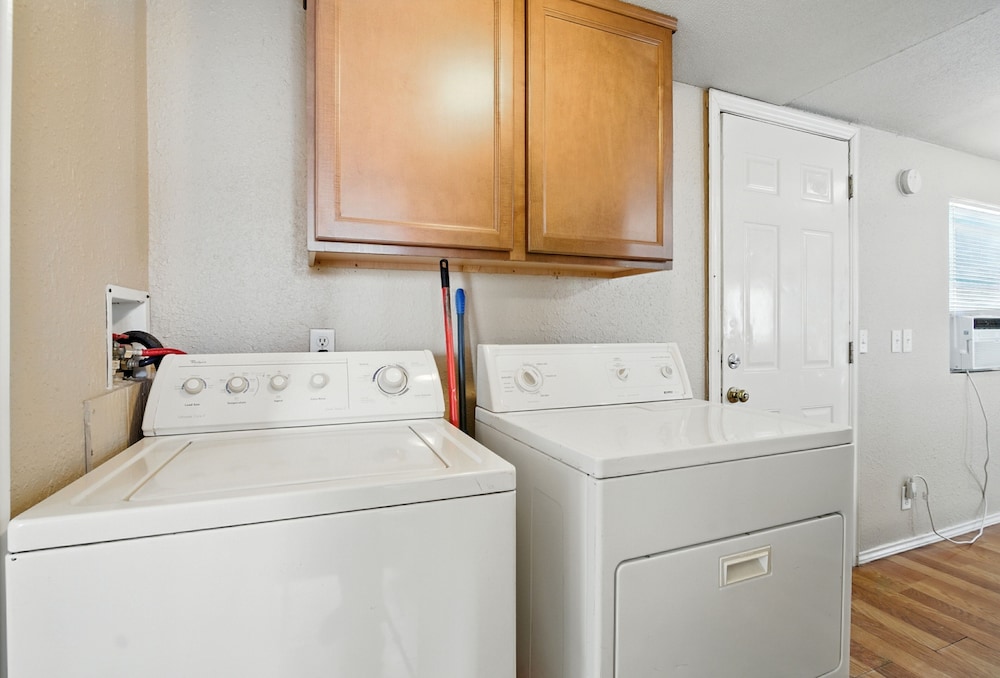 Desert Haven Cozy 2-Bedroom Mobile Home Near NMSU 2 Home
