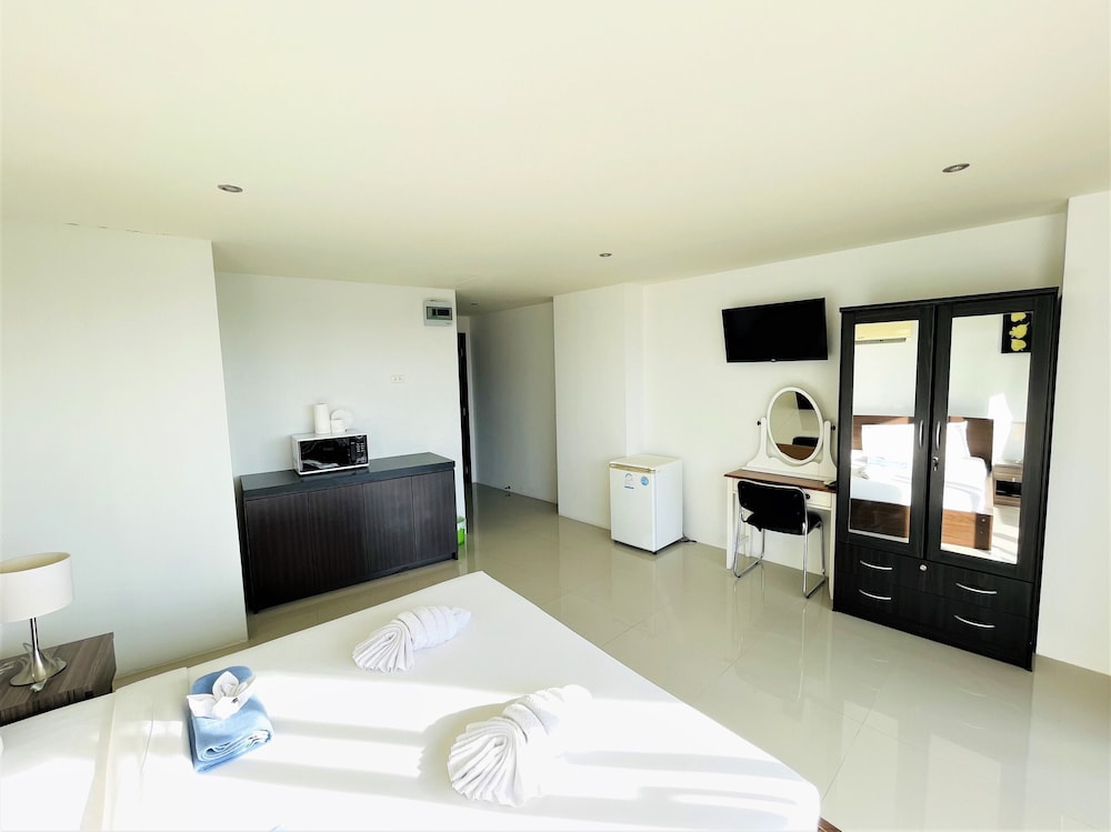 Ocean View Treasure by Lofty view 4