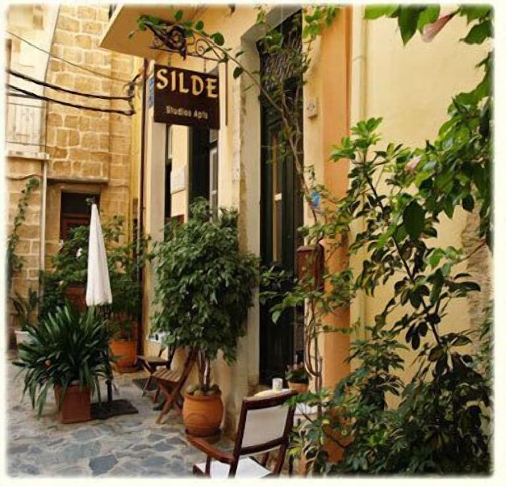 Silde Apartments