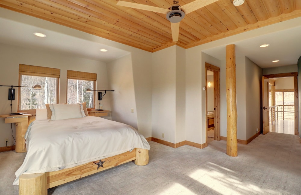 11 Stormwatch Circle 4br 3.5ba 4 Bedroom Home