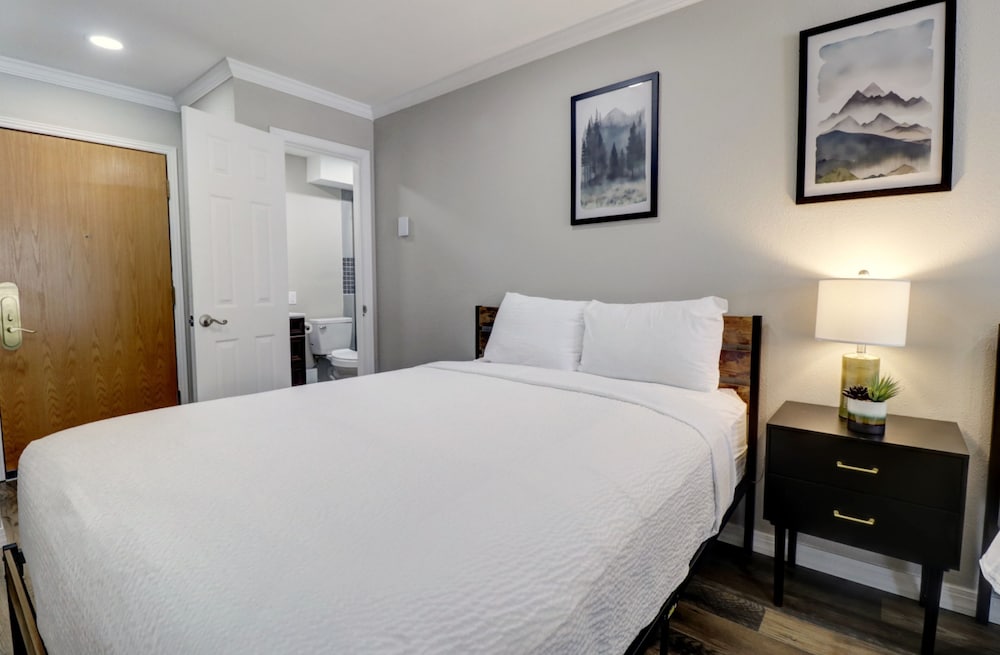 Fp105 Foxpine Hotel Room 1 Bedroom Condo