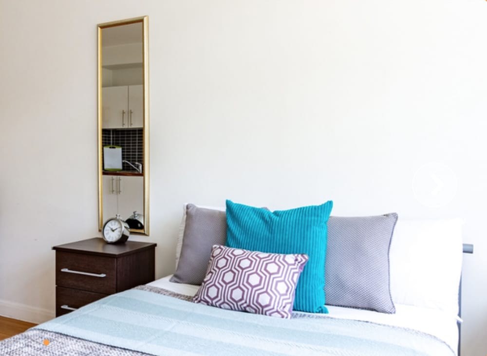LOVELY STUDIOS NORTH KENSINGTON
