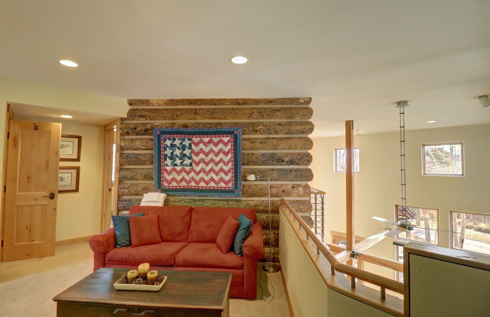 11 Stormwatch Circle 4br 3.5ba 4 Bedroom Home