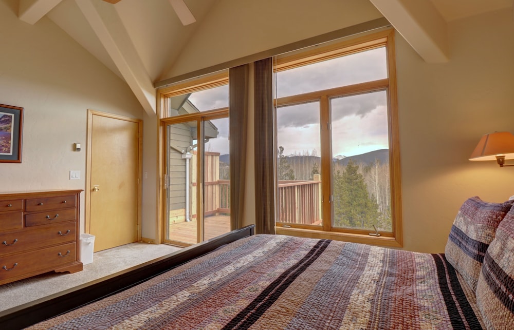 Prospector Point E 4br 3.5ba 4 Bedroom Townhouse by RedAwning view 2