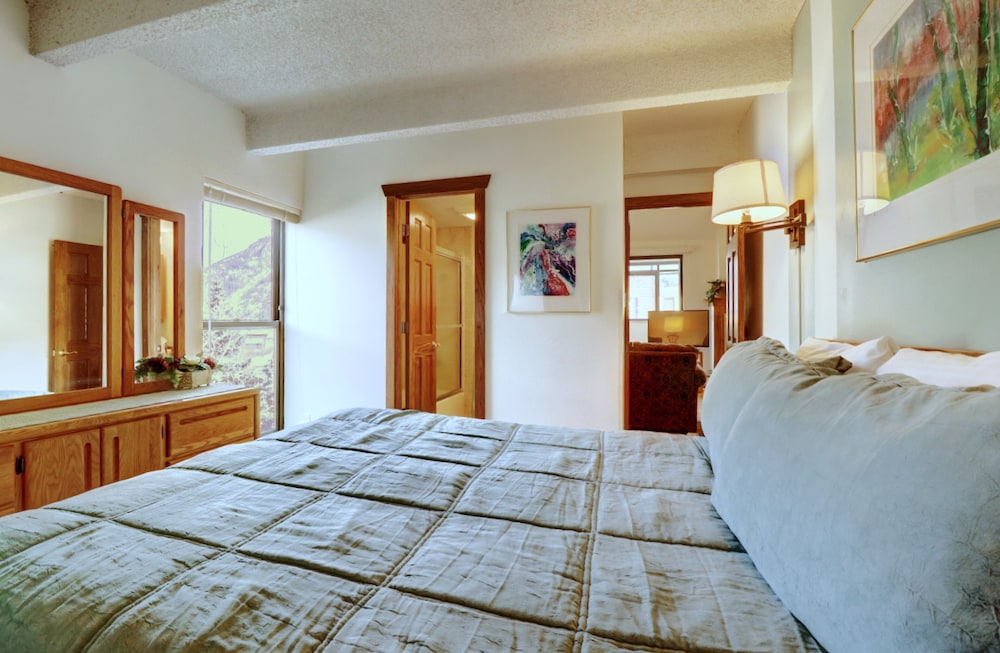 SkyRun - Vacation Condos in Copper Mountain Resort CO