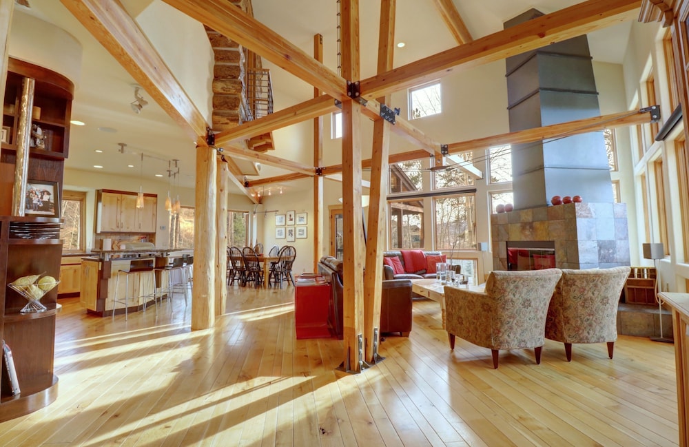 11 Stormwatch Circle 4br 3.5ba 4 Bedroom Home