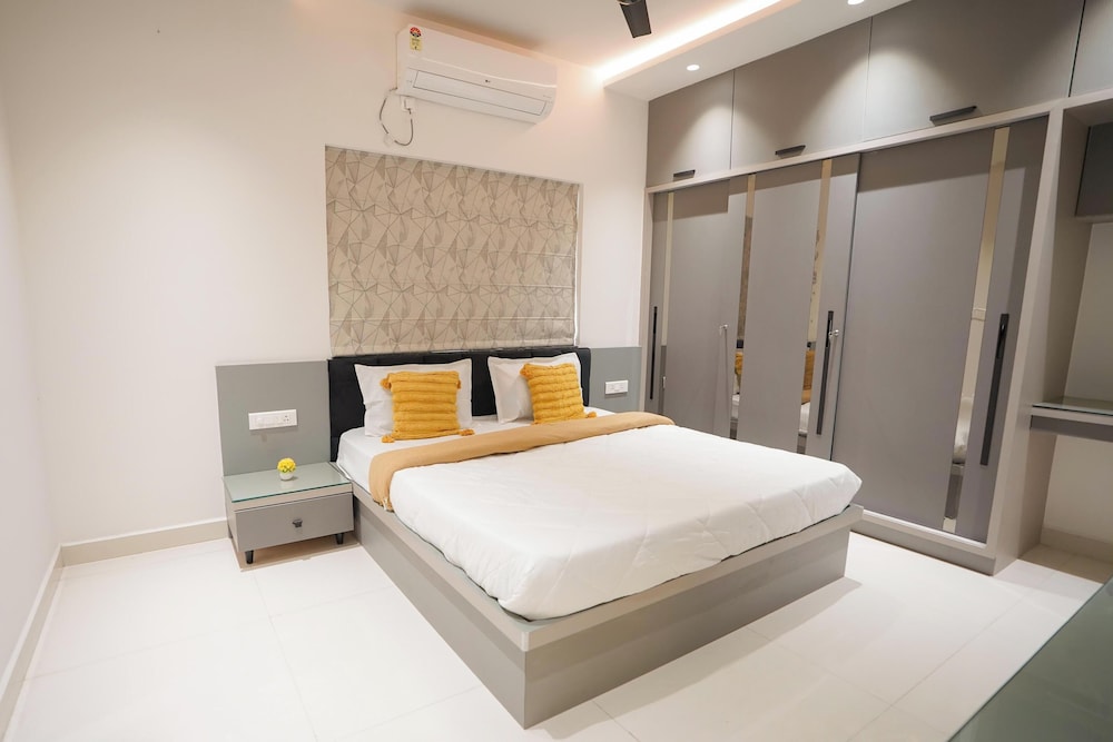 Aurelia Apartment By Red Olive 4bhk 30min Hitech