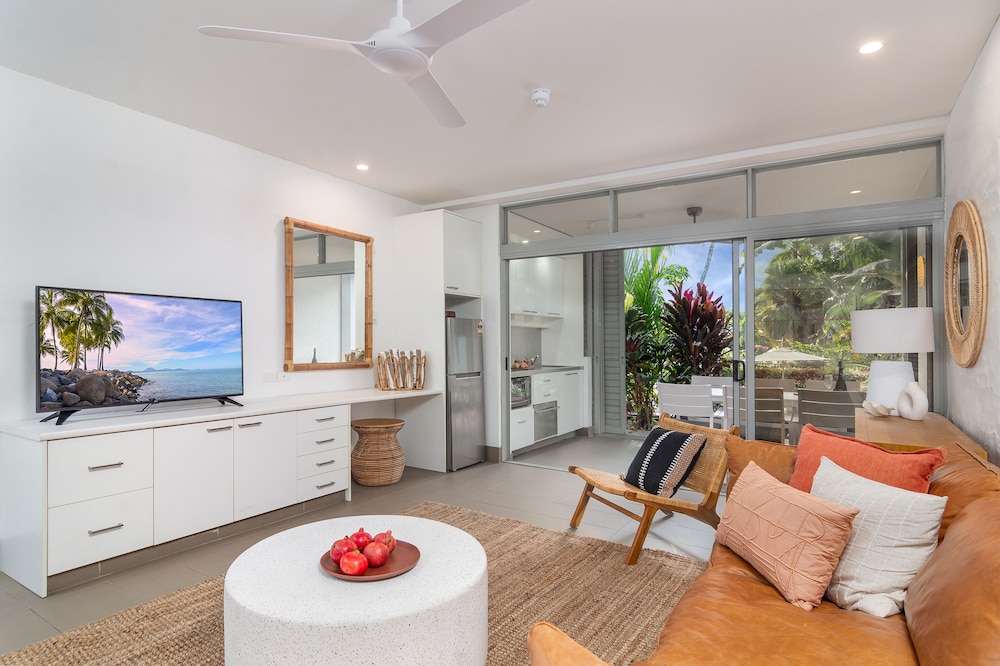 Seascape Holidays - Club Tropical Apts