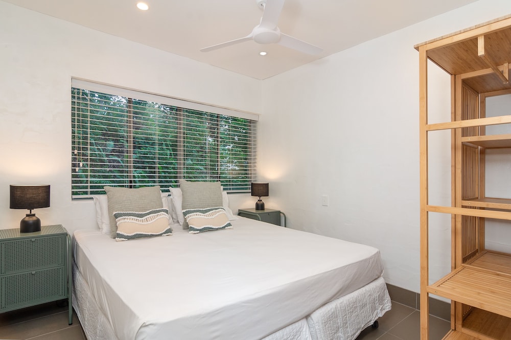 Seascape Holidays - Club Tropical Apts