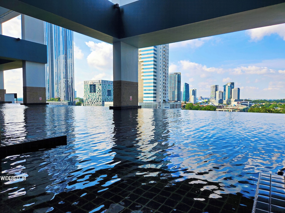 Twin Galaxy Residences by Widebed JB