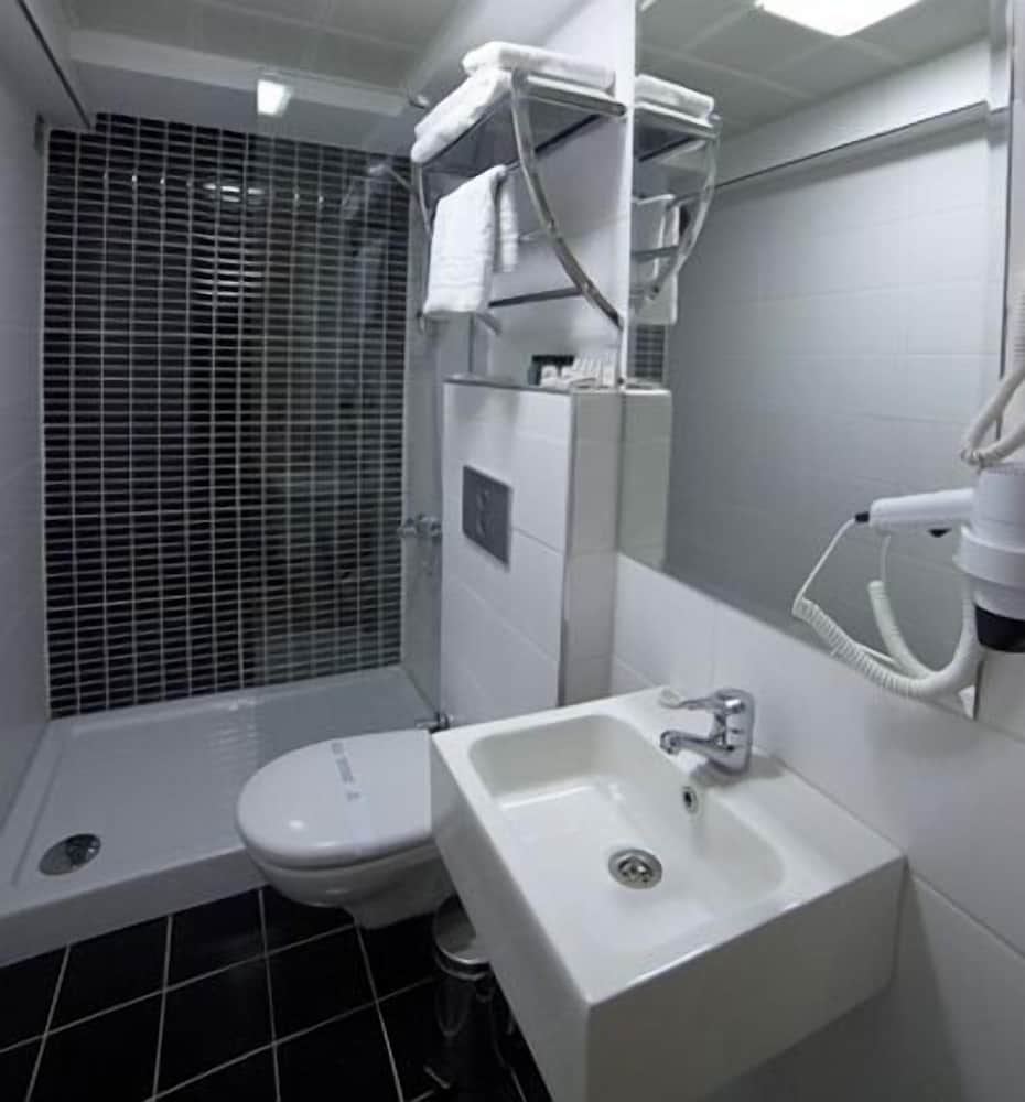 Yürüyüş Yapılan Otel - Image 20