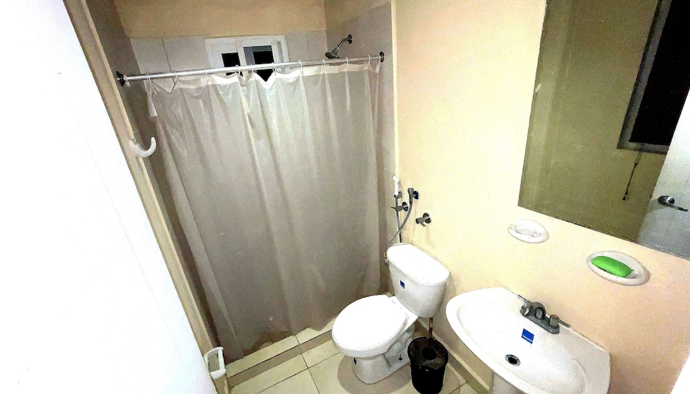 Habitación con entrada Privada en Playa Dorada + Kitchenette y baño.