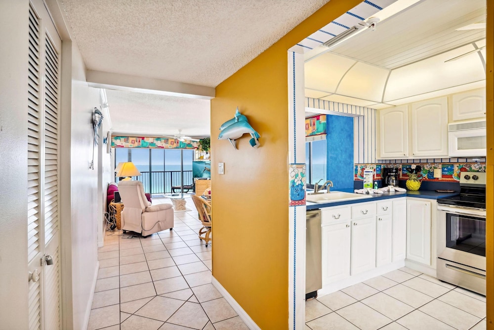 Ocean Sands 1-708