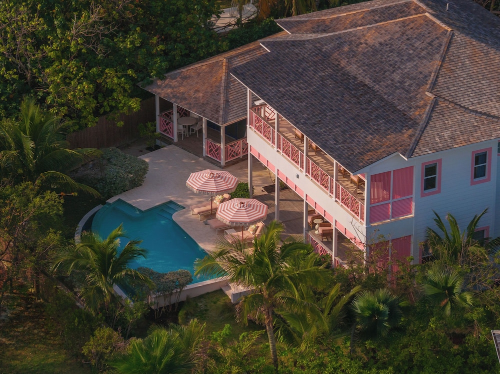 Private Pool Villa at Coral Sands Steps to Pink Sand Beach & Resort Amenities