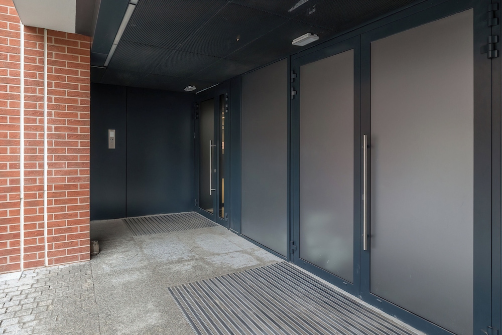 Modern Studio for 2 by Renters
