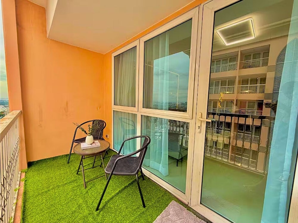 Live Luxury Living at BGC Venice