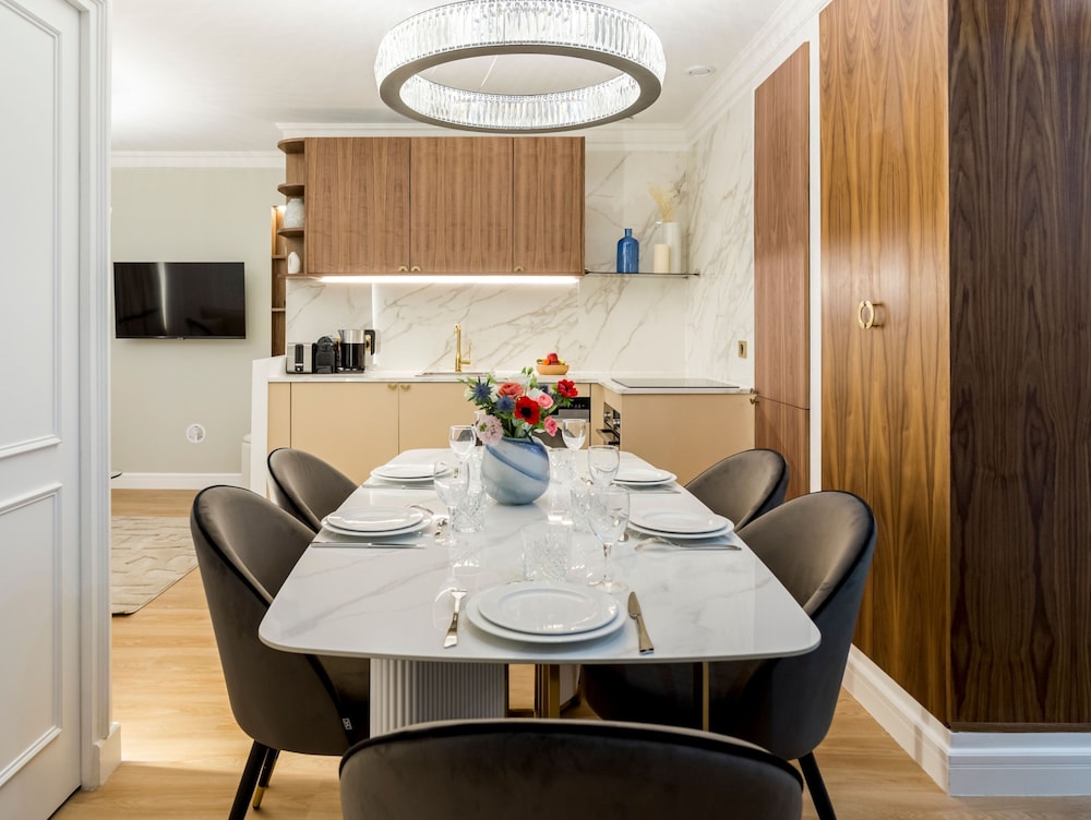 Merveil Luxury Suites - Lenoir I-II-III