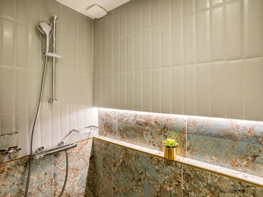 Merveil Luxury Suites - Rougemont I-II-III