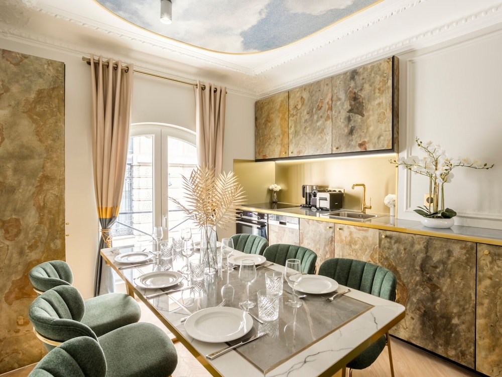 Merveil Luxury Suites - Rougemont I-II-III