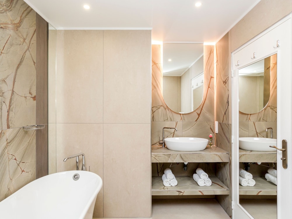 Merveil Luxury Suites - Lenoir I-II-III