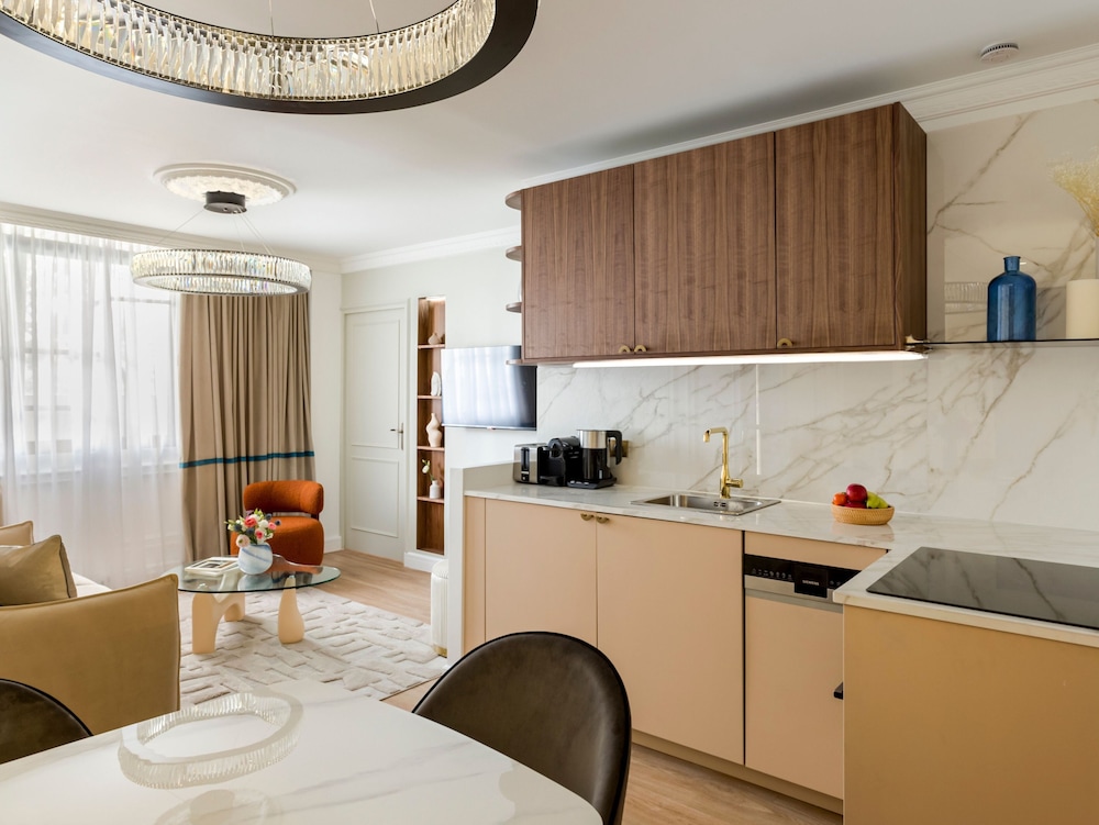 Merveil Luxury Suites - Lenoir I-II-III