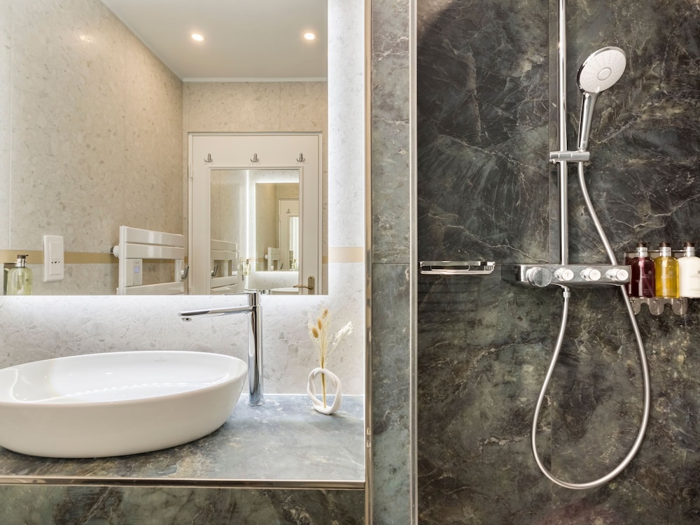 Merveil Luxury Suites - Lenoir I-II-III