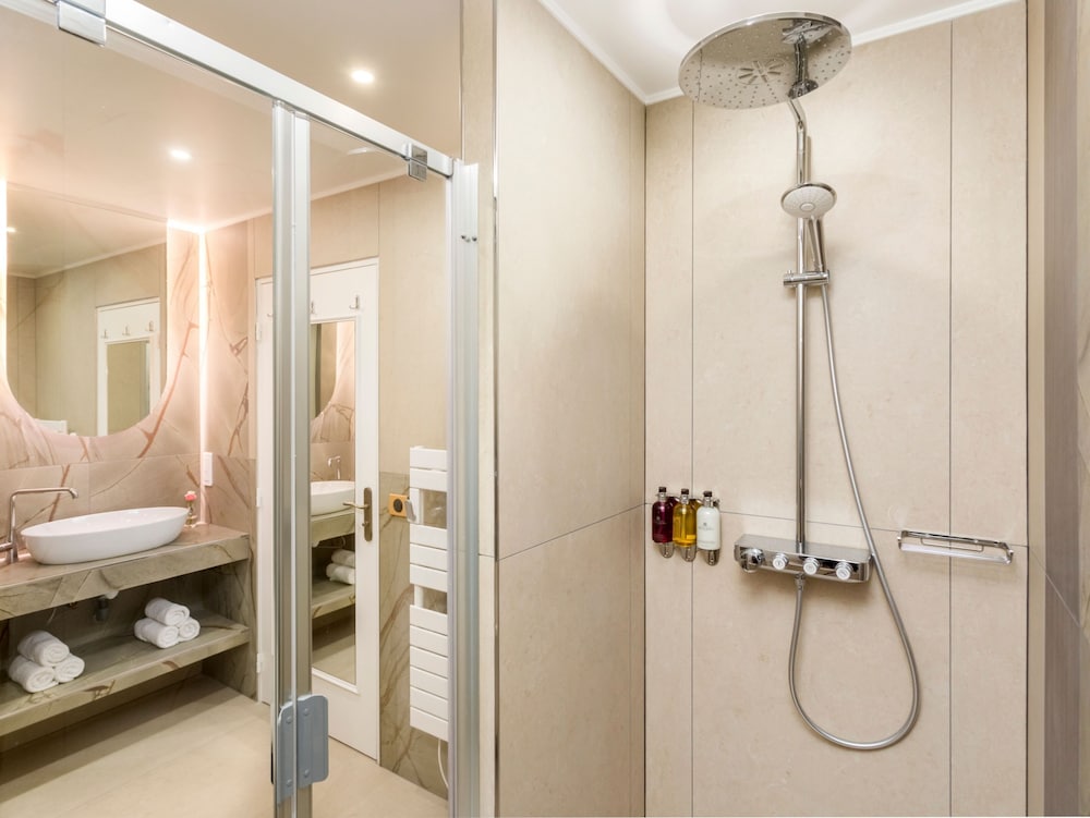Merveil Luxury Suites - Lenoir I-II-III