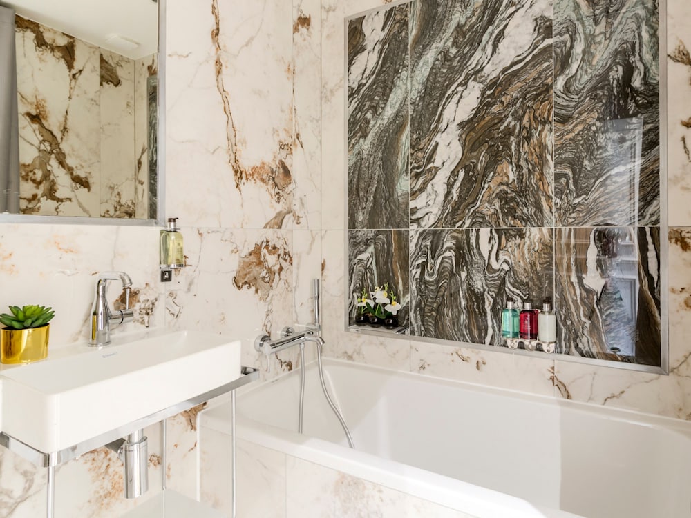 Merveil Luxury Suites - Opera I-II