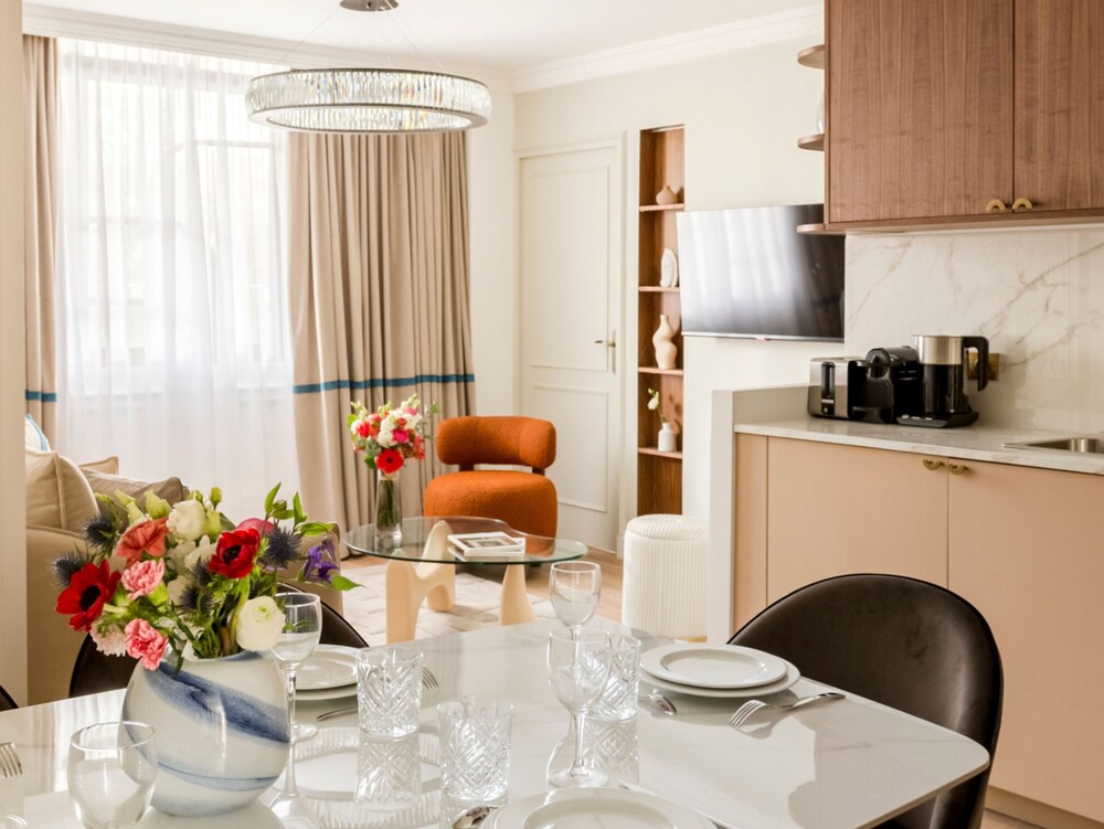Merveil Luxury Suites - Lenoir I-II-III