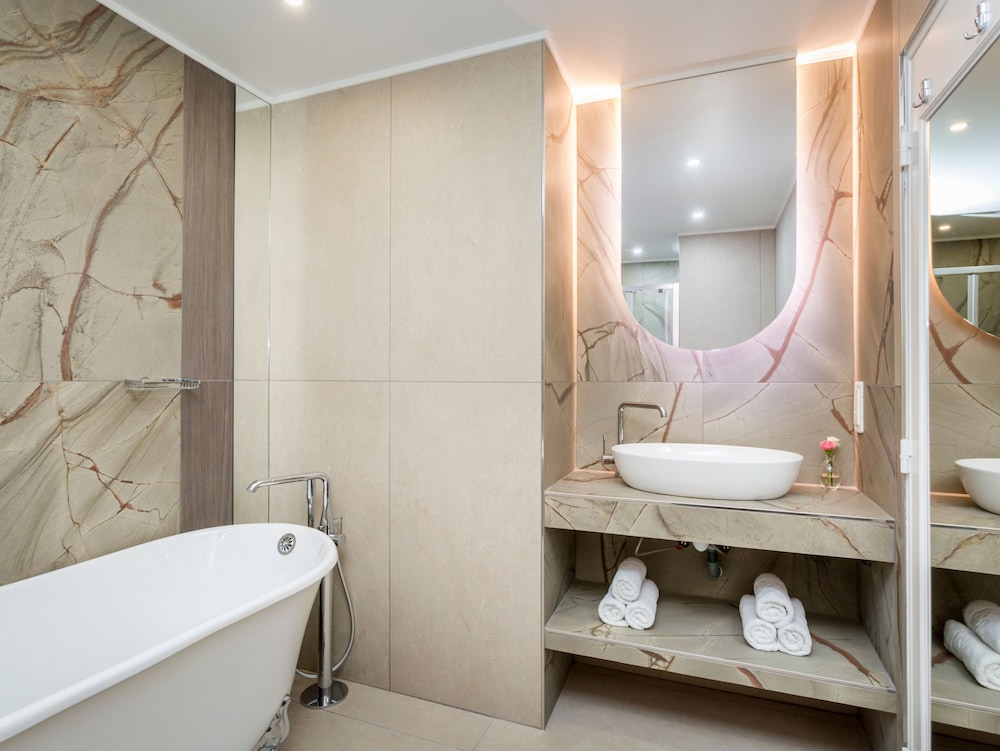 Merveil Luxury Suites - Lenoir I-II-III