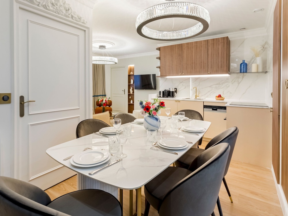 Merveil Luxury Suites - Lenoir I-II-III