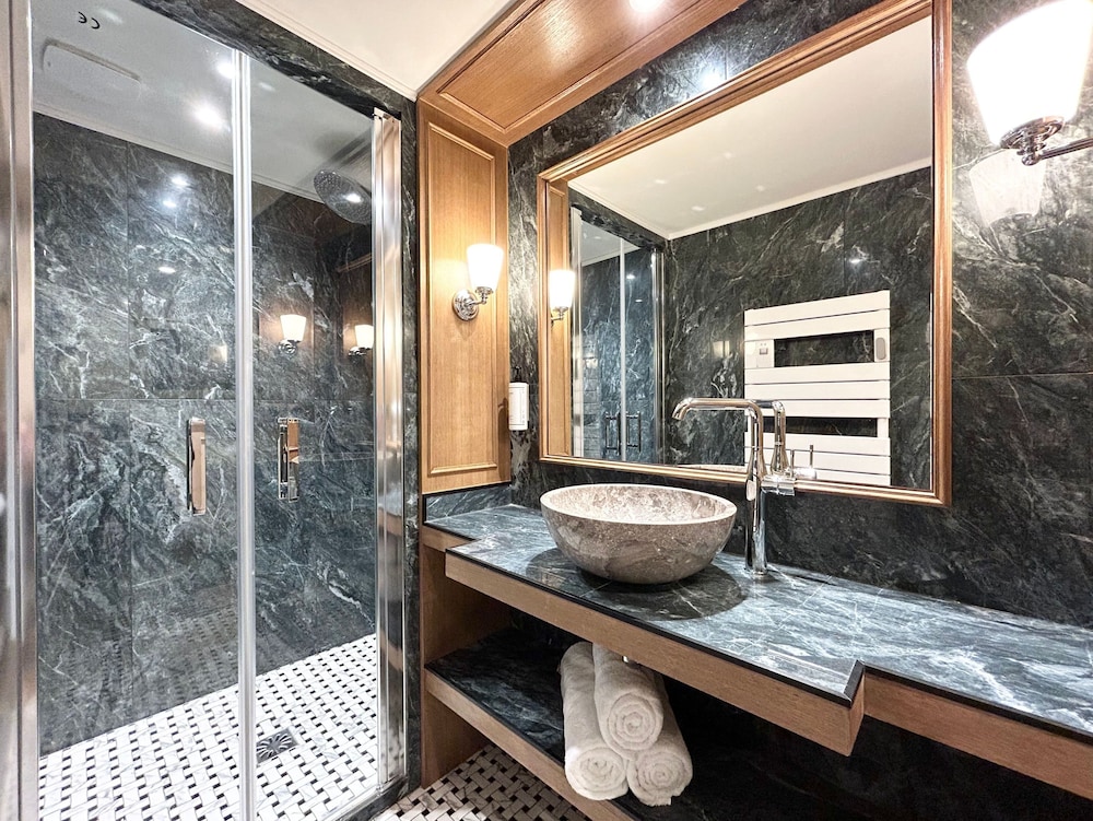 Merveil Luxury Suite - Eiffel Bourgogne