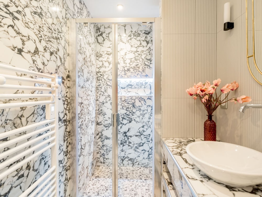 Merveil Luxury Suites - Opera - Volney I-II