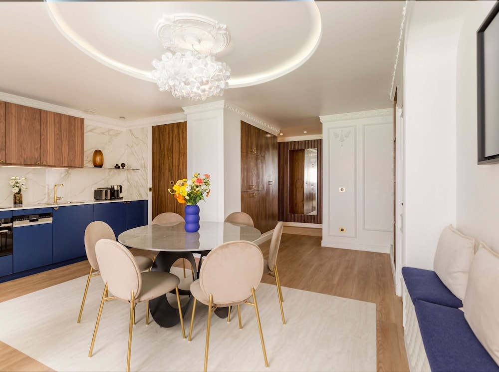 Merveil Luxury Suites - Lenoir I-II-III