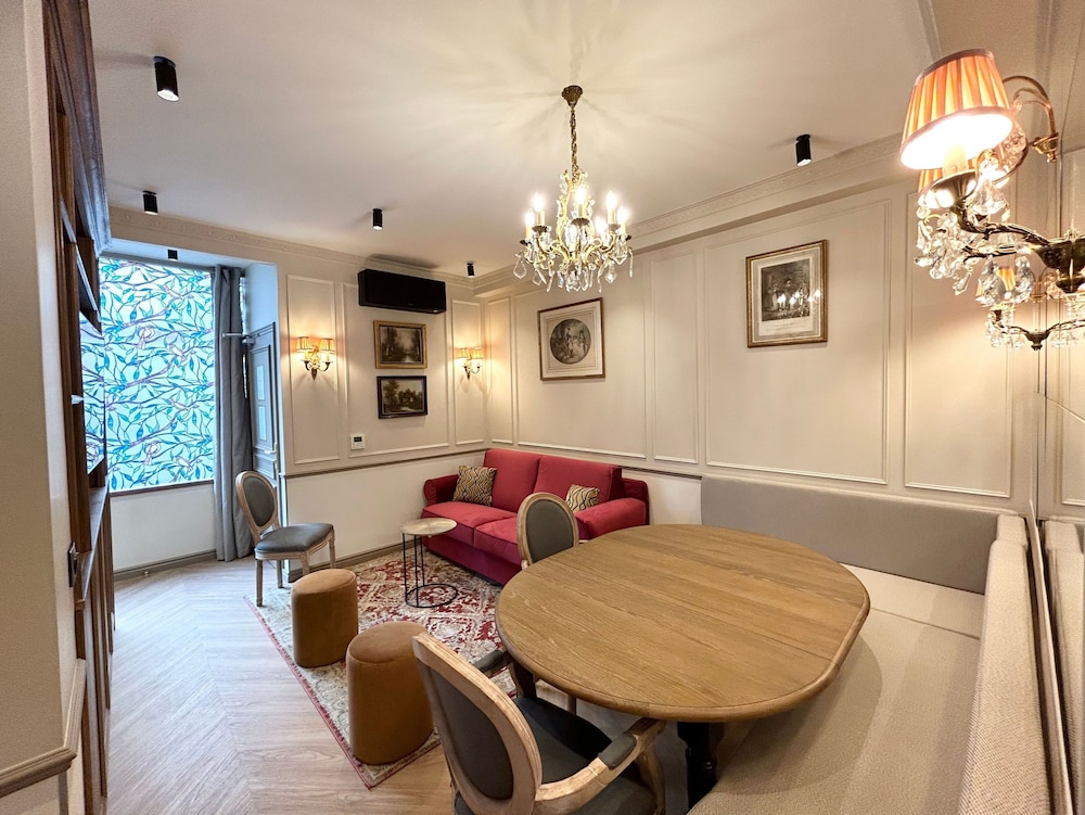 Merveil Luxury Suite - Eiffel Bourgogne