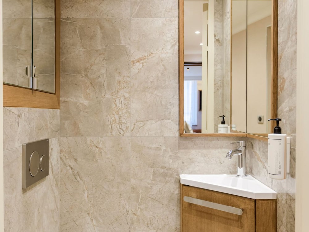 Merveil Luxury Suites - Bourse I-II
